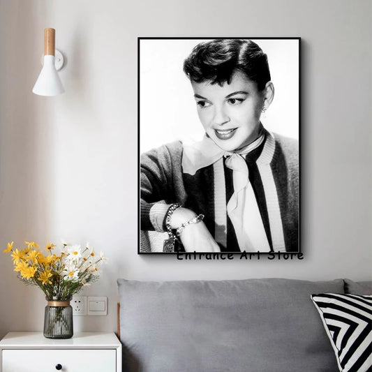 Vintage Black and White Judy Garland Famous Movie Actress Posters Canvas Painting Print Wall Art Picture Living Room Decoration