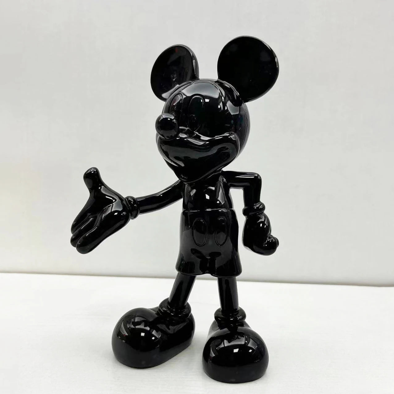 Store Welcome Mickey Mouse Action Figure Desktop Decoration Statue Resin Collection Advanced Simple Modern Ornaments Model Toys